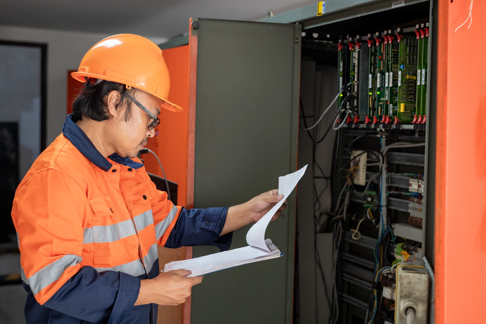Prüfung der elektrischen Betriebsmittel in einem Gewerbebetrieb nach DGUV Vorschrift 3